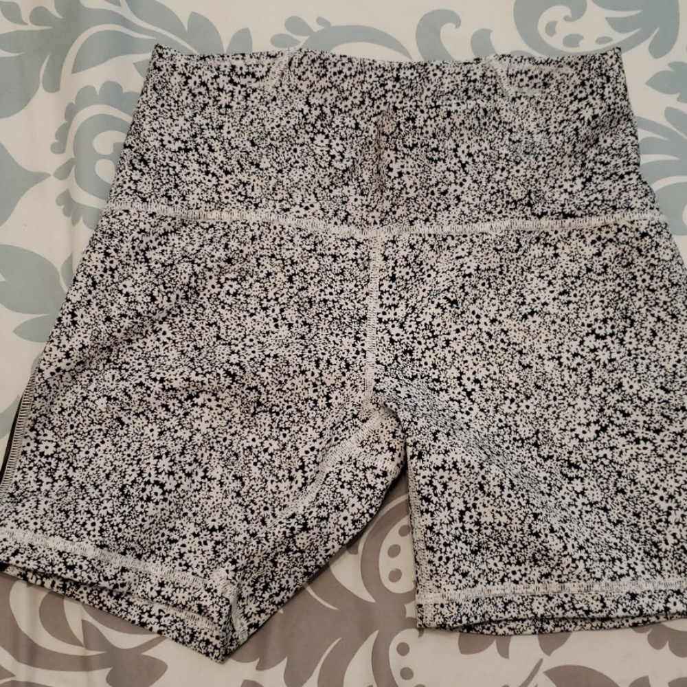 Lululemon 4" running tights